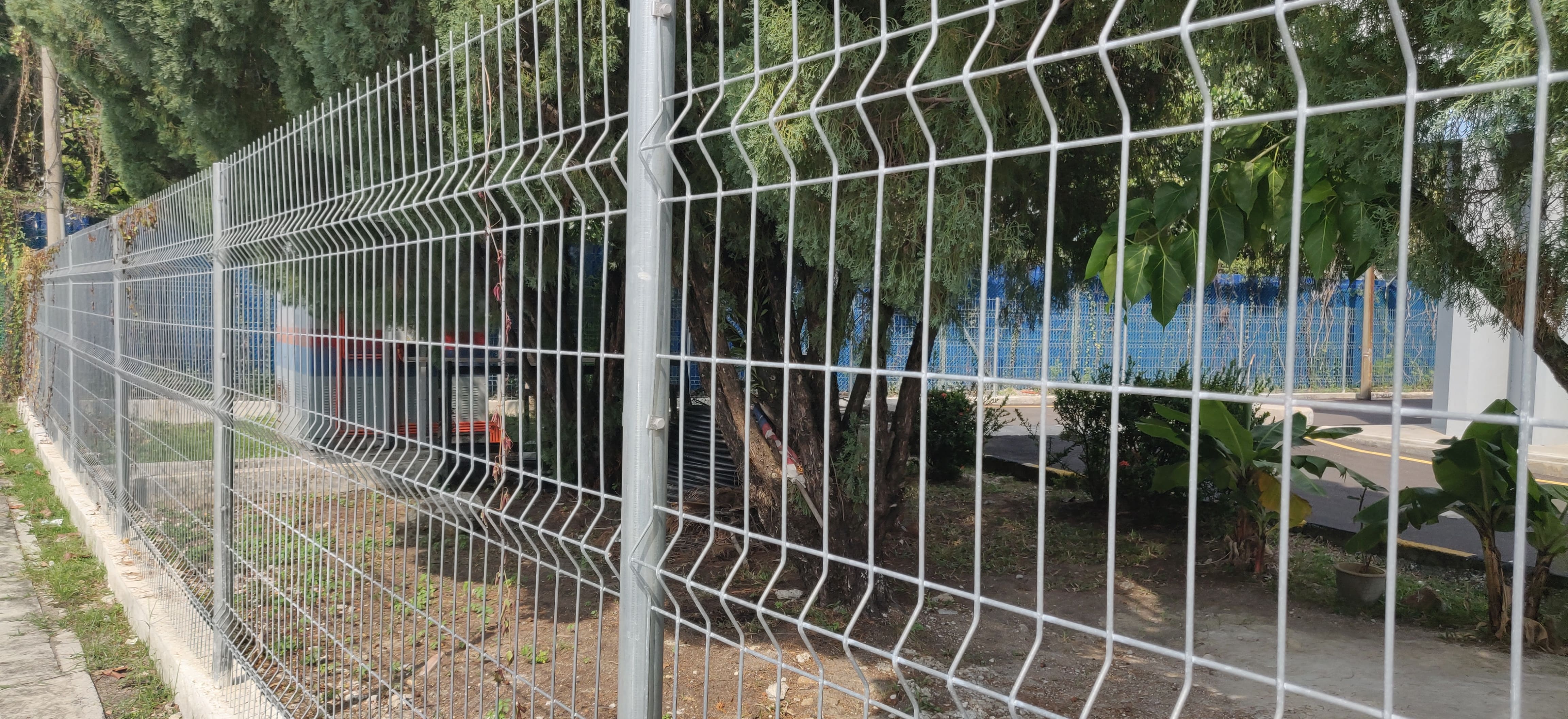 welded mesh fence