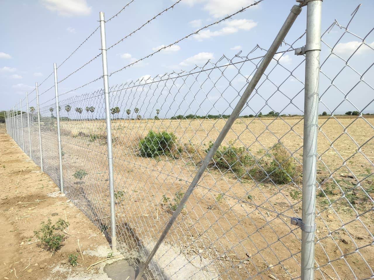 8 feet chain link fencing